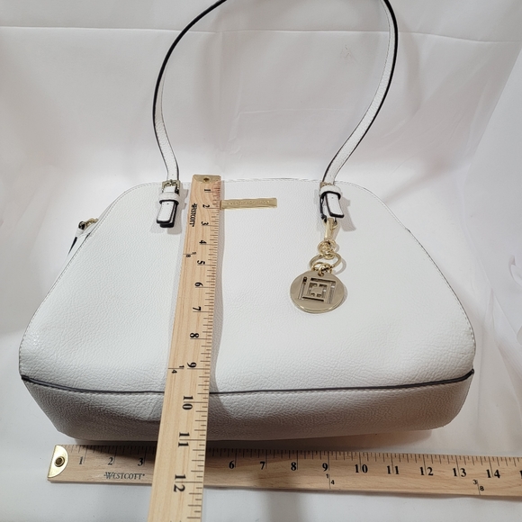 Liz Claiborne White Shoulder Bags Purse. - Picture 12 of 12